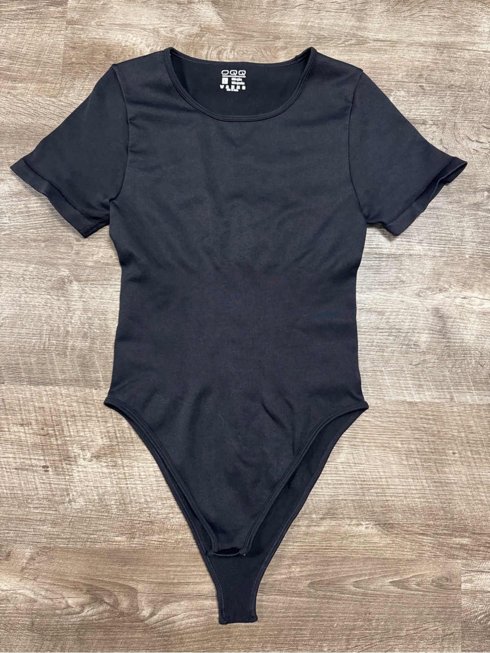OQQ Black Ribbed Short Sleeve Bodysuit Size Large